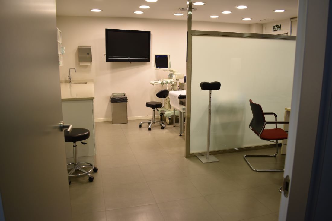 Centro médico en Passeig Bonanova alquila despacho - Imagen 6