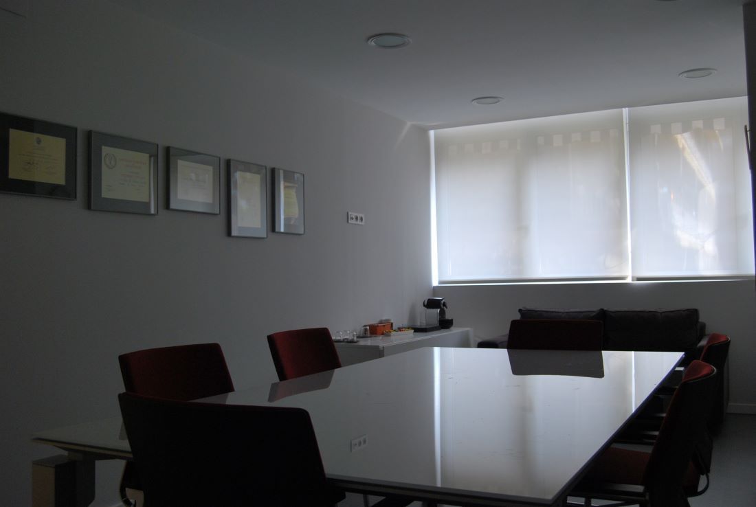 Centro médico en Passeig Bonanova alquila despacho - Imagen 8