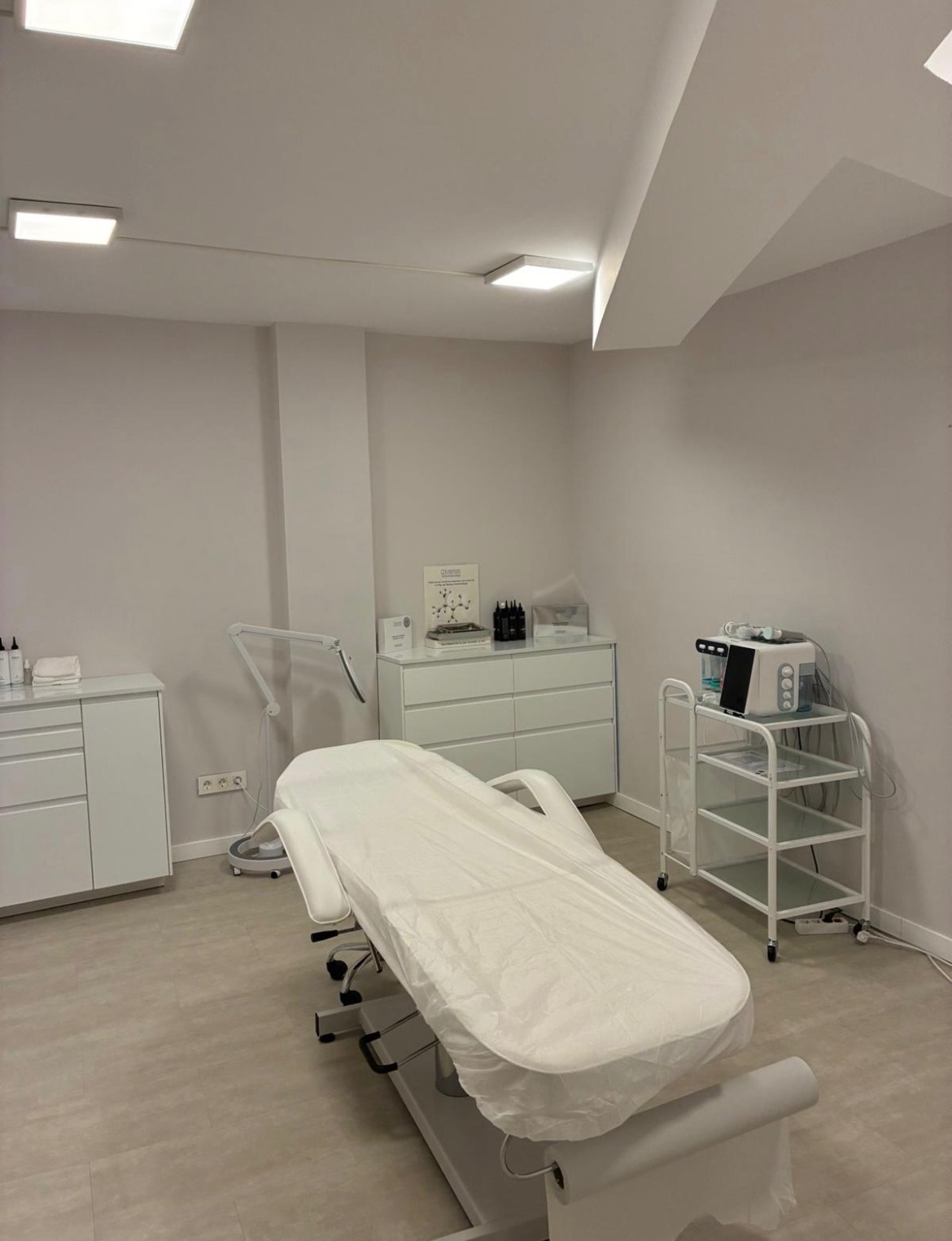 Clínica estética premium con 6 boxes en Sant Gervasi, Barcelona - Imagen 6