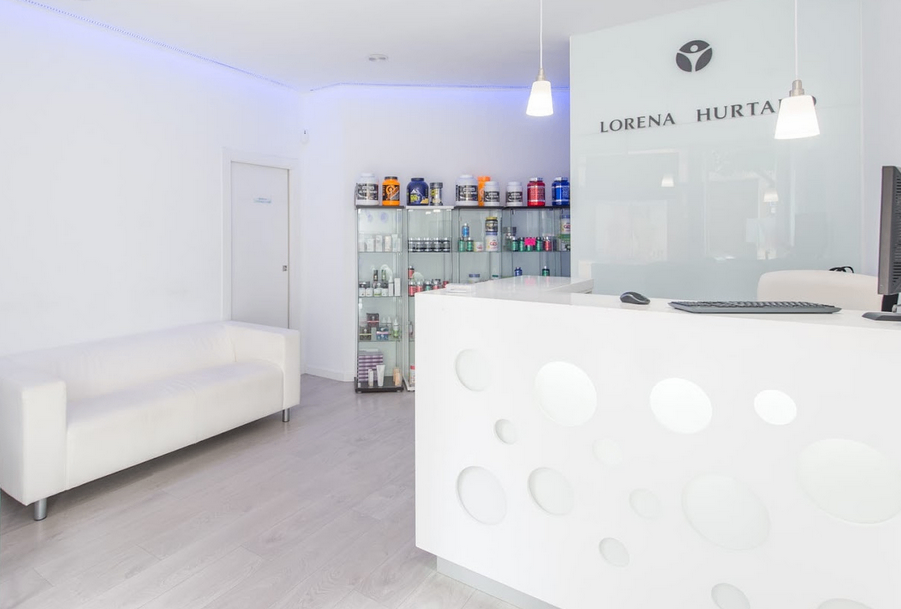 Consulta médica totalmente equipada con recepción y registro sanitario - Imagen 3