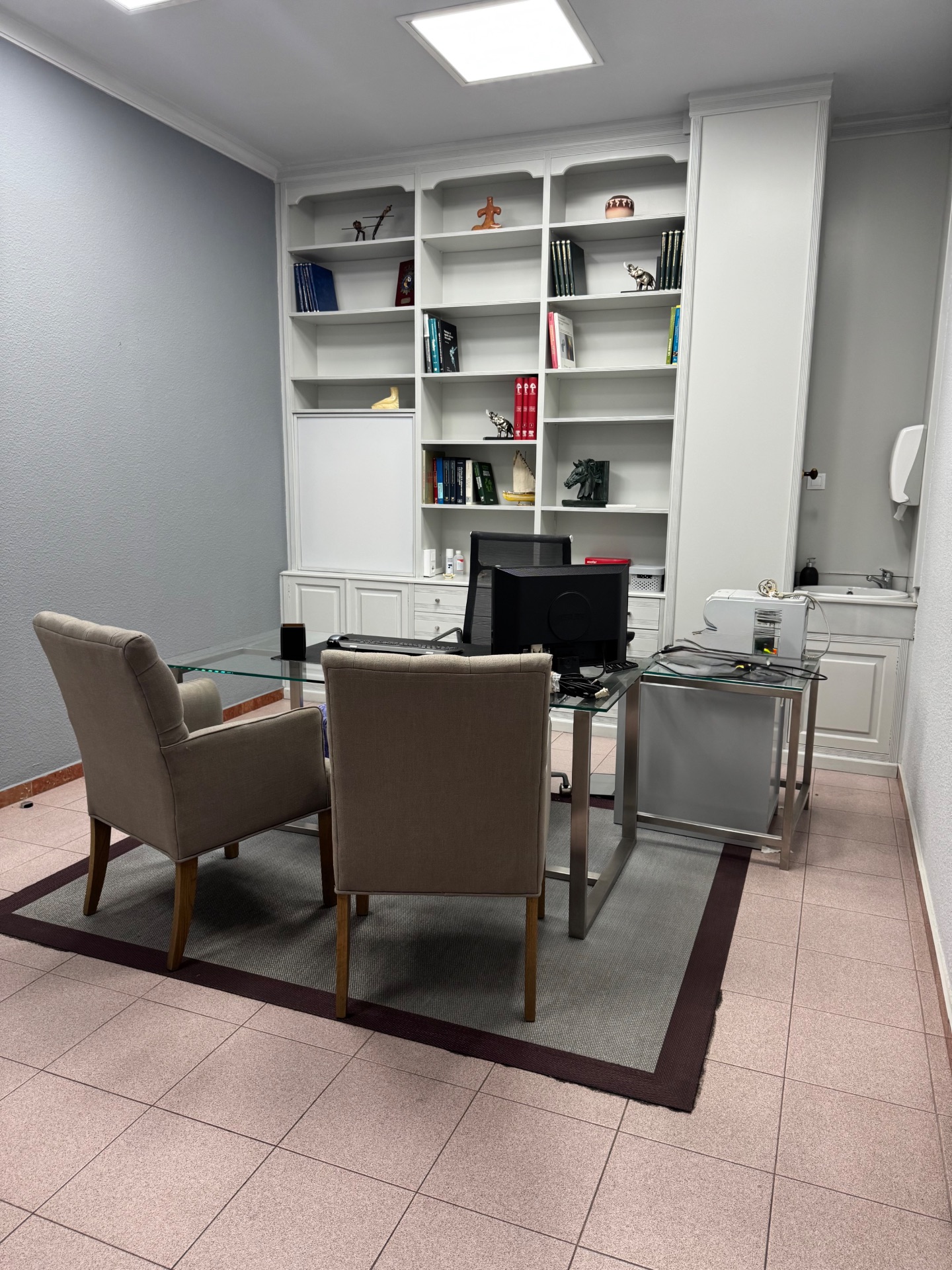 A pie de calle, alta visibilidad, equipado.  - Imagen 4