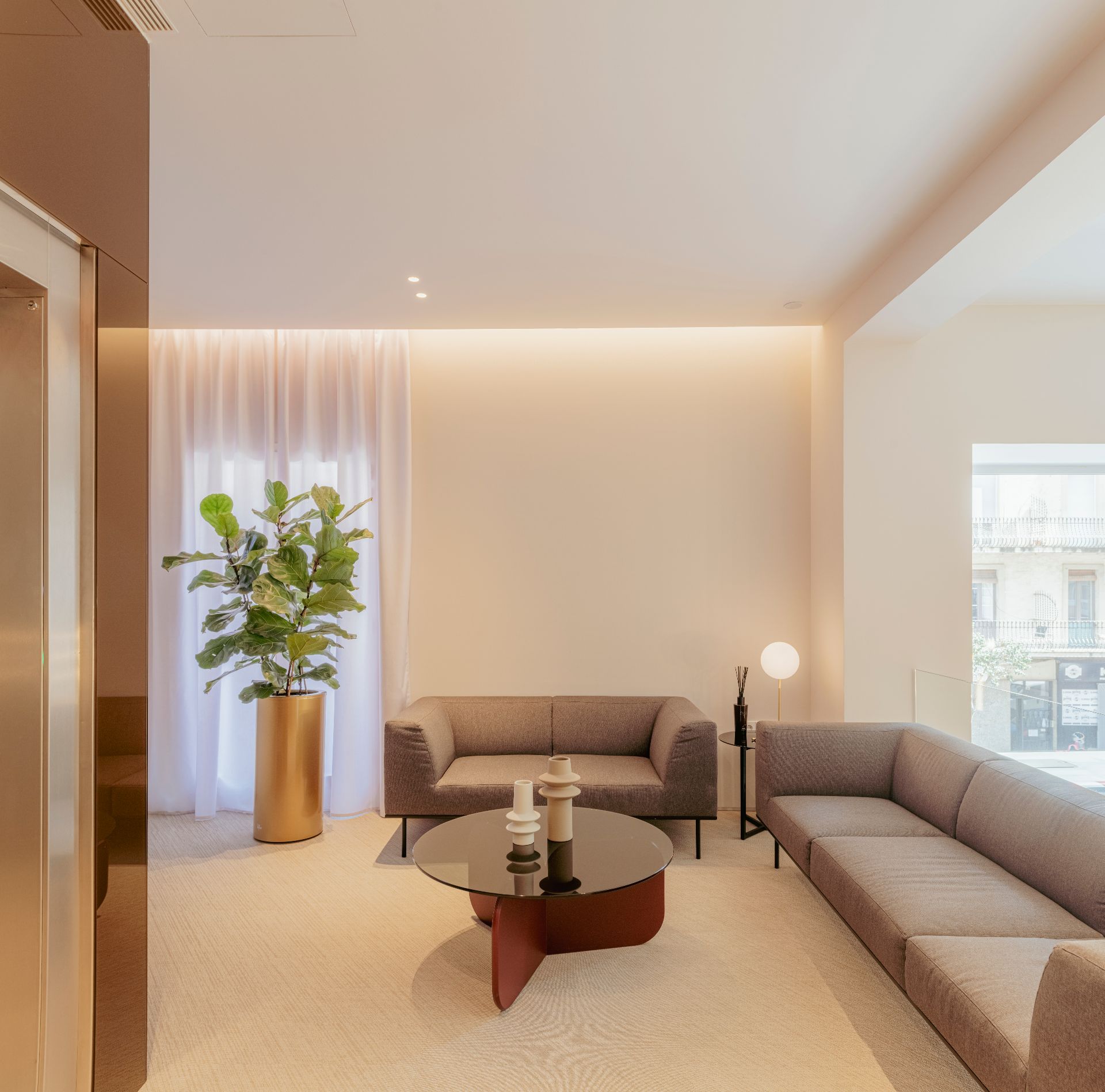 ALQUILER DE GABINETE PROFESIONAL EN CLÍNICA DENTAL DE PRESTIGIO – TARRAGONA - Imagen 2