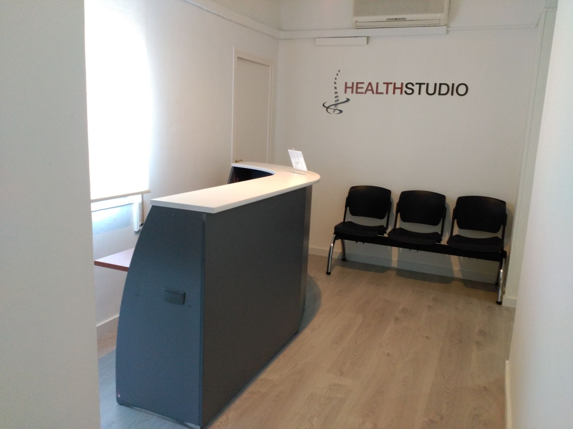 consulta moderna en zona immejorable para profesionales - Imagen 3