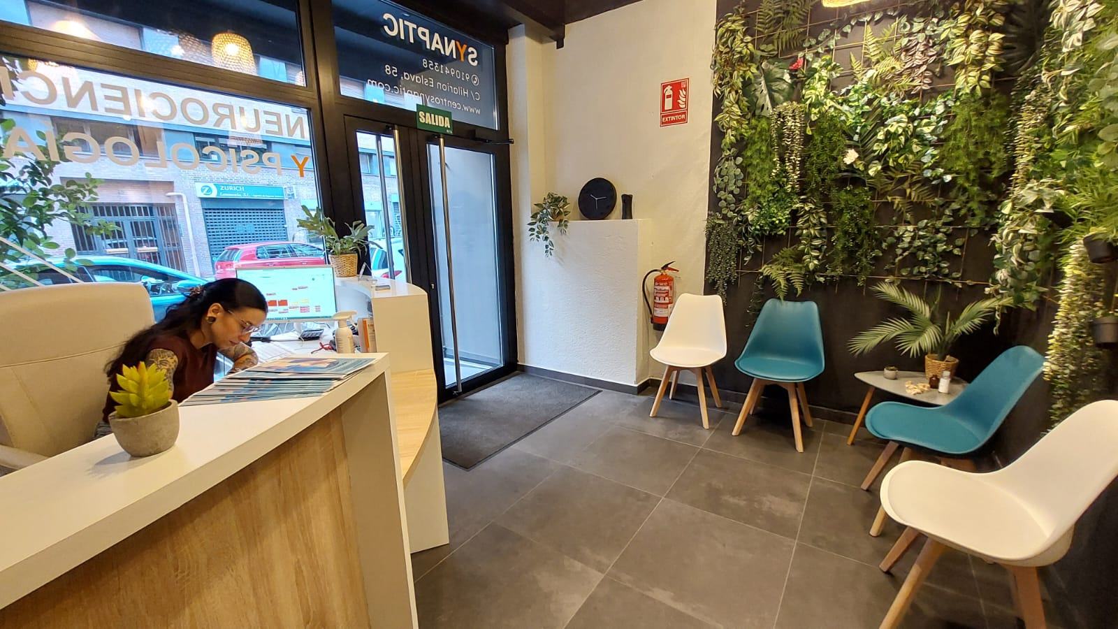 Consulta para Psicólogos, neurólogos y psiquiatras moderna y equipada - Imagen 3