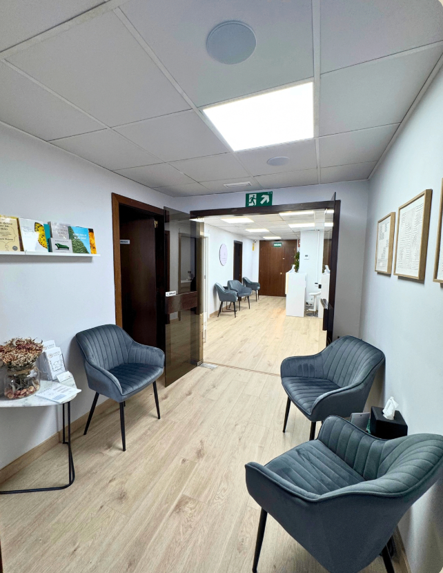 Despacho tranquilo en Gràcia con baño privado y sala de espera - Imagen 7