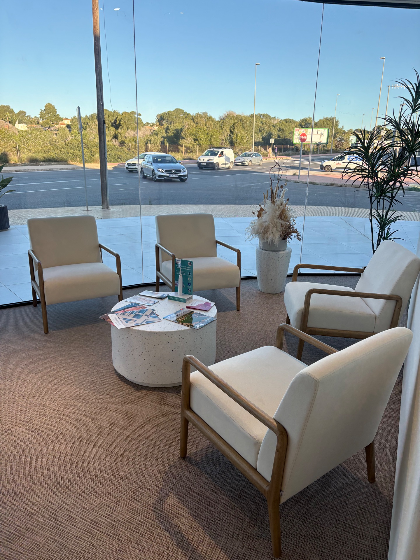 Sala de medicina estética en clínica multidisciplinar  - Imagen 5