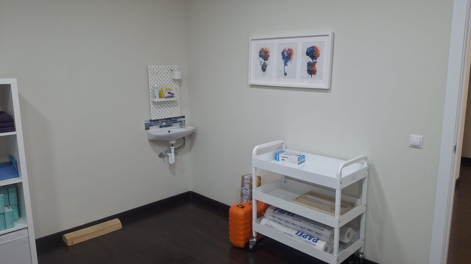 Alquiler de consulta médica en Pozuelo de Alarcón – Espacio sanitario equipado - Imagen 2