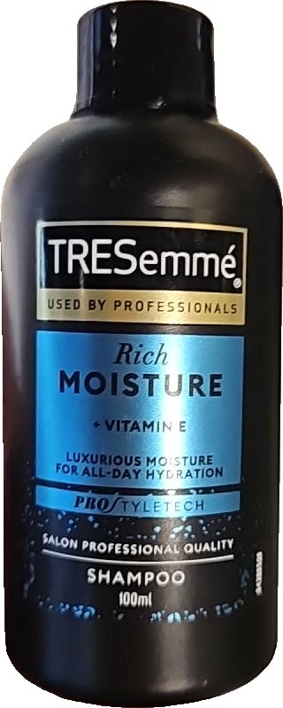 TRESemmé Rich Moisture Shampoo (Vitamin E)