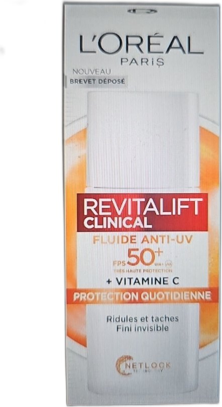 L'Oréal Paris Revitalift Clinical SPF50+ Vitamin C Daily Invisible Fluid