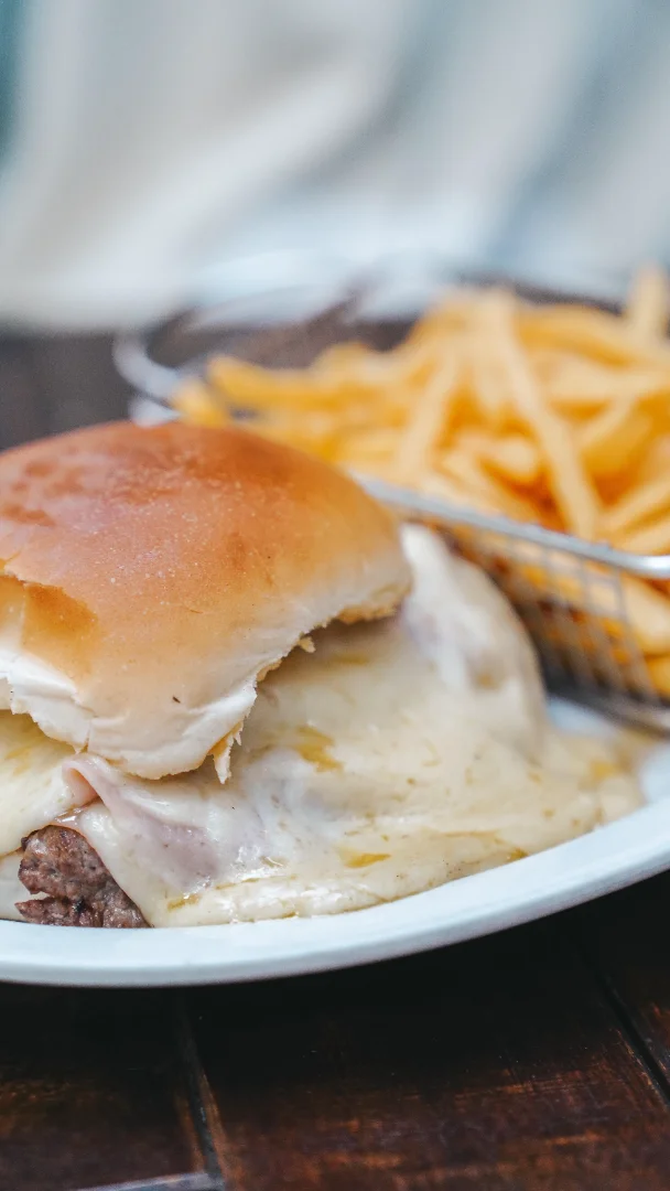 Chivito común c/fritas