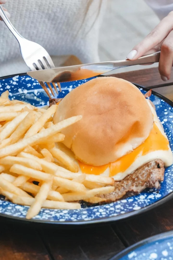 Chivito Miguelito c/fritas