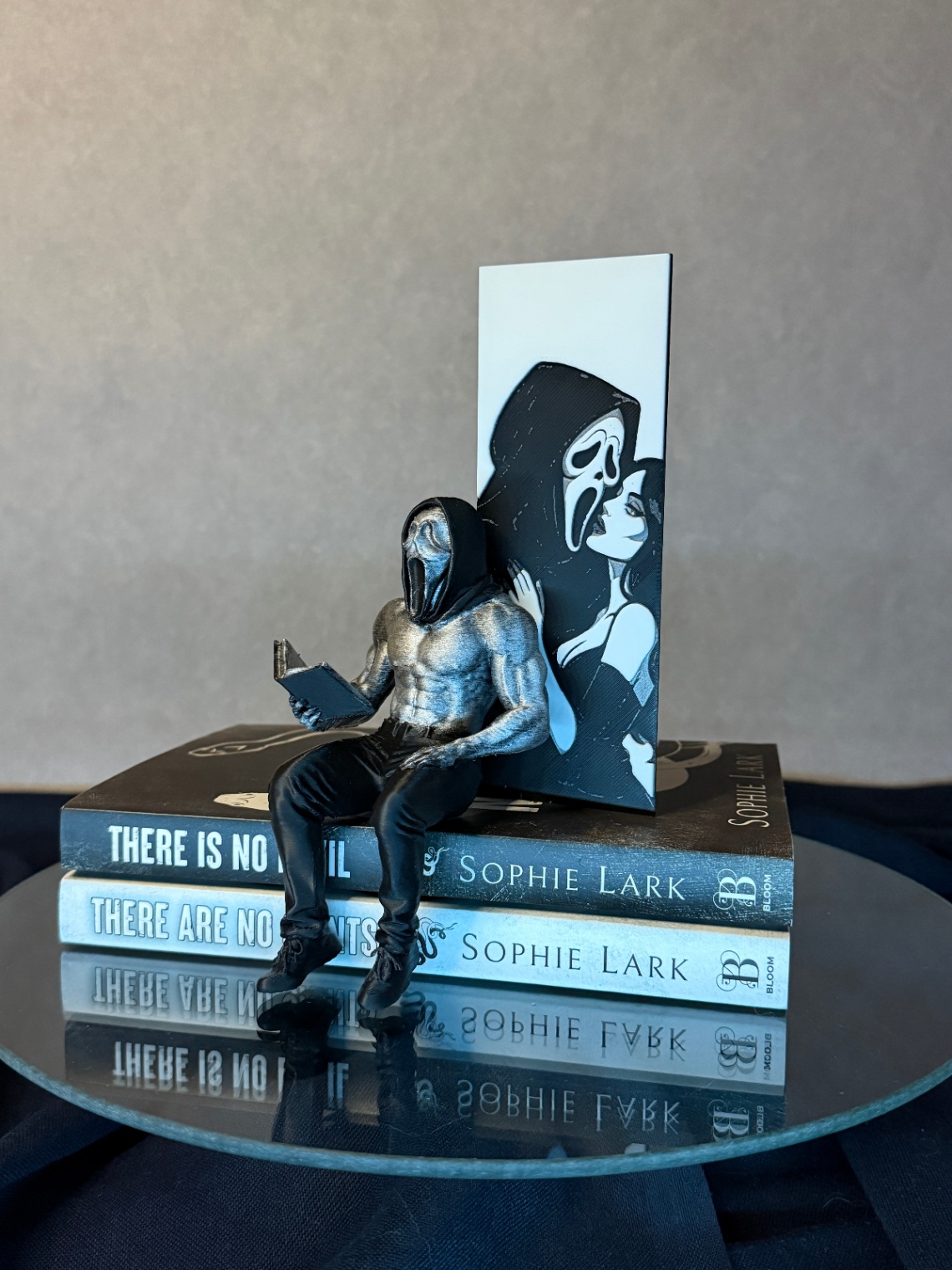  Figūrėlės ir skirtuko rinkinys „Ghost Face with a Book“