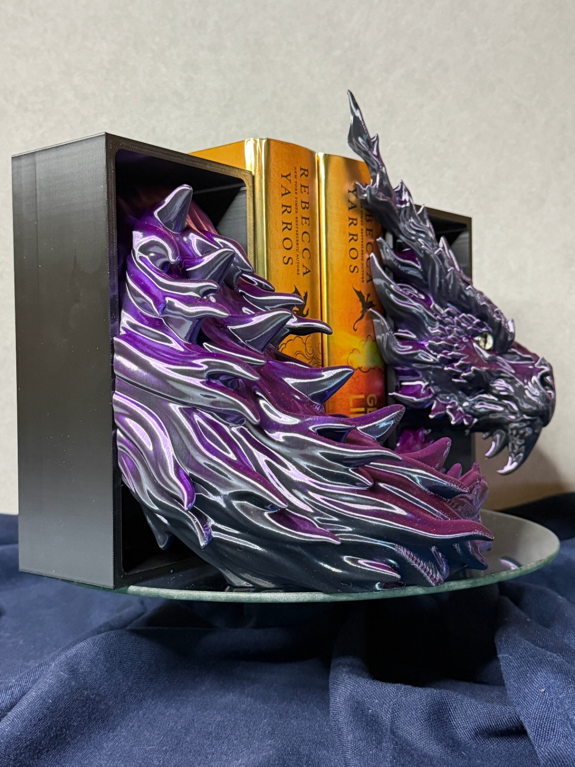 Book Nook „Blue-Violet Inferno Dragon Emerging“ (Head and Tail) - 5