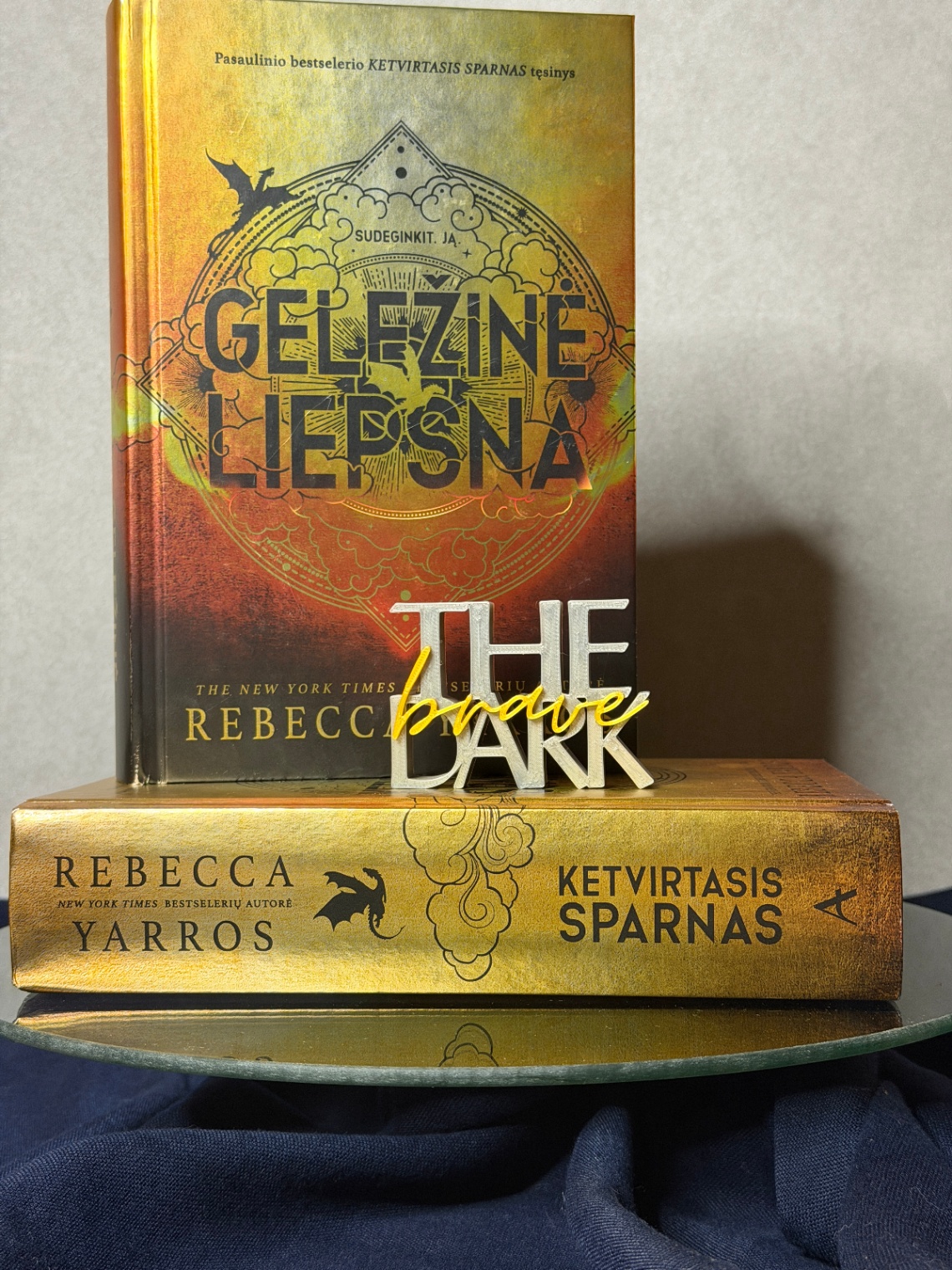 Dekoracija-citata „Brave the Dark“