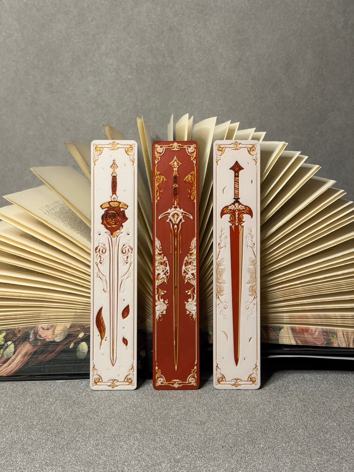 Padidinti nuotrauką Skirtukai „Blade & Blossom“