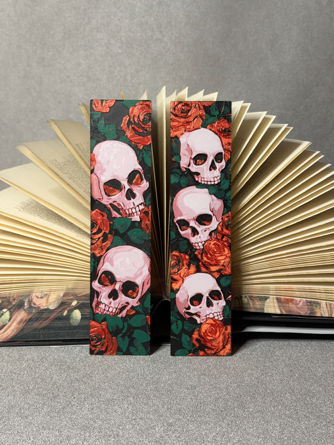 Padidinti nuotrauką Skirtukai „Skulls N' Roses No. 1“