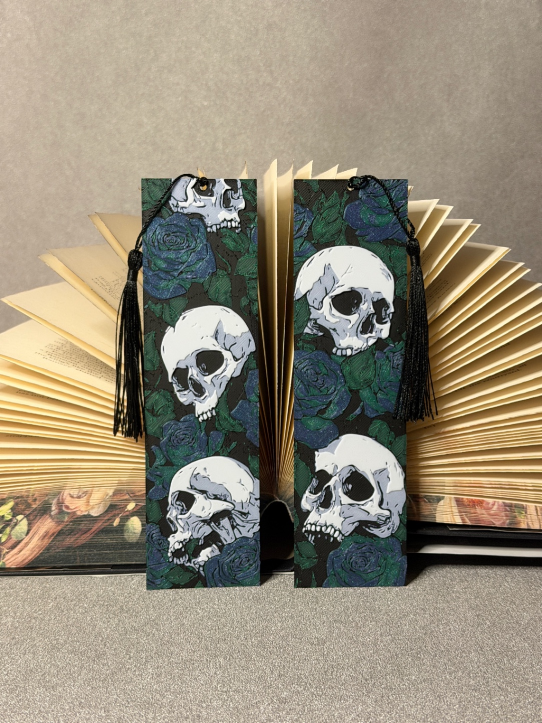 Padidinti nuotrauką Skirtukai „Skulls N' Roses No. 2“