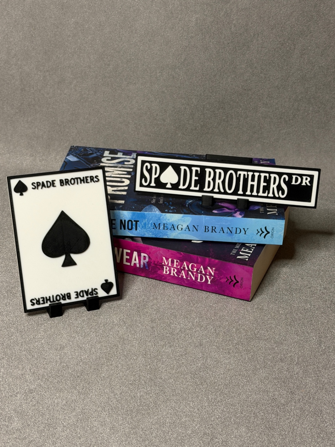 Padidinti nuotrauką Lentynos dekoracijų-ženklų rinkinys „Spade Brothers“