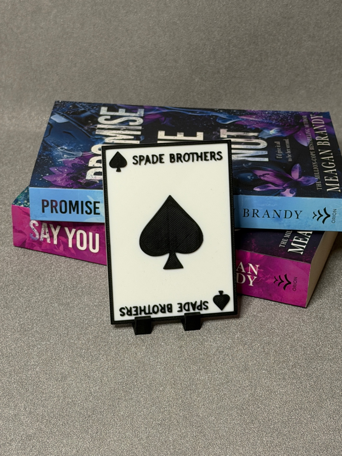 Padidinti nuotrauką Lentynos dekoracija-ženklas „Spade Brothers“
