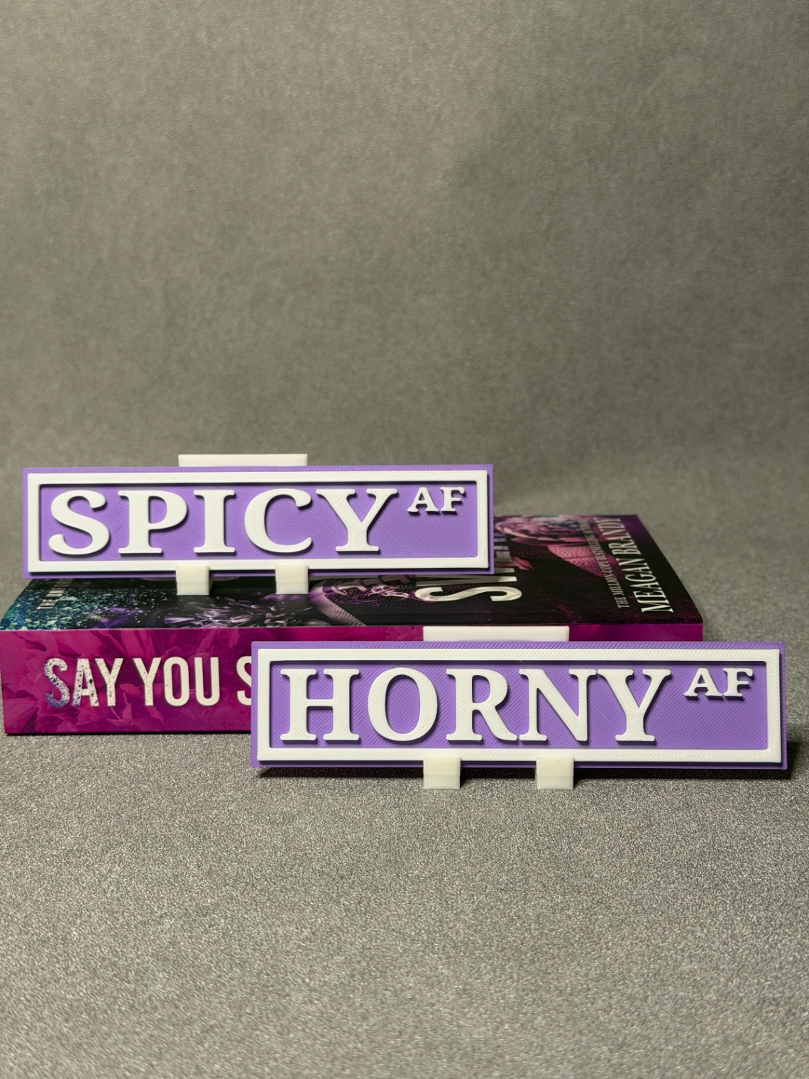 Lentynos ženklai „Spicy AF/ Horny AF“