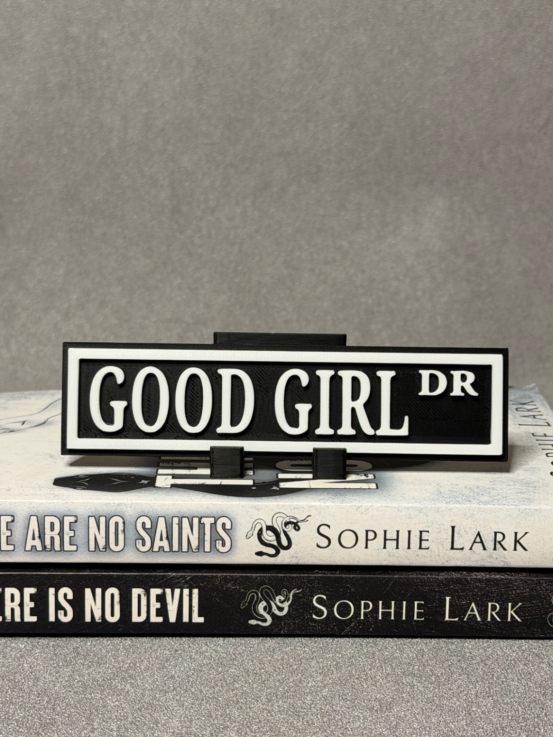 Lentynos ženklas „Good Girl“