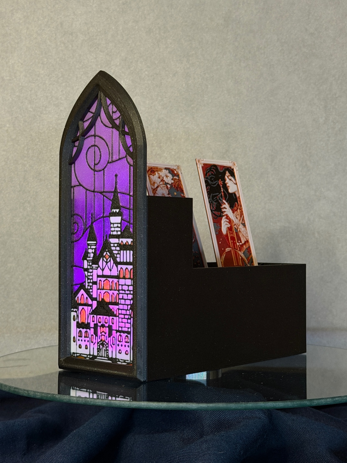 Skirtukų dėžutė-Book Nook „Gothic Window“ (šviečianti dekoracija) - 2