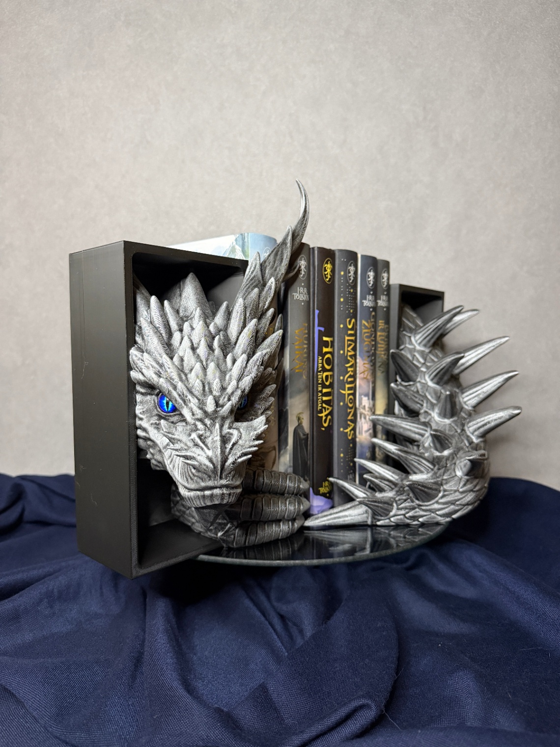 Book Nook „Spine Guard Dragon Emerging“ (Head and Tail) - 5