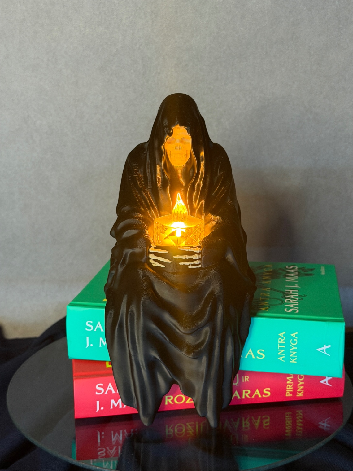 Dekoracija „Sitting Grim Reaper with Tealight“ - 2