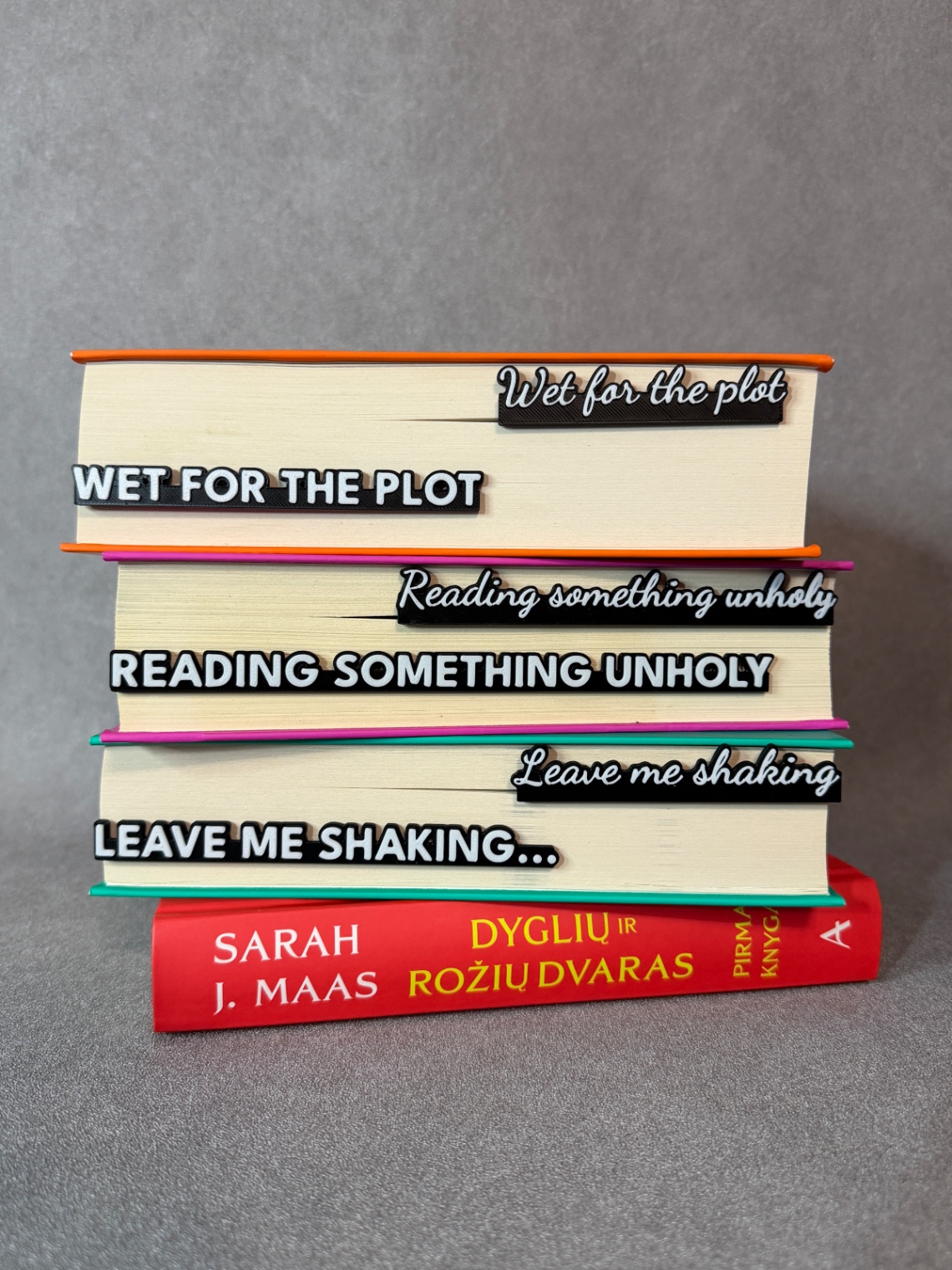 Puslapių krašto žymekliai „Wet for the plot“