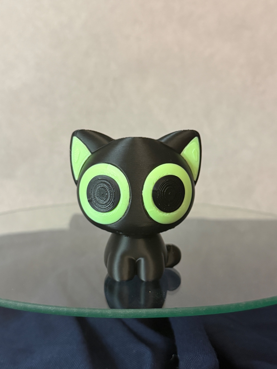Padidinti nuotrauką Švytinti tamsoje dekoracija „Spooky Big-Eyed Cat“
