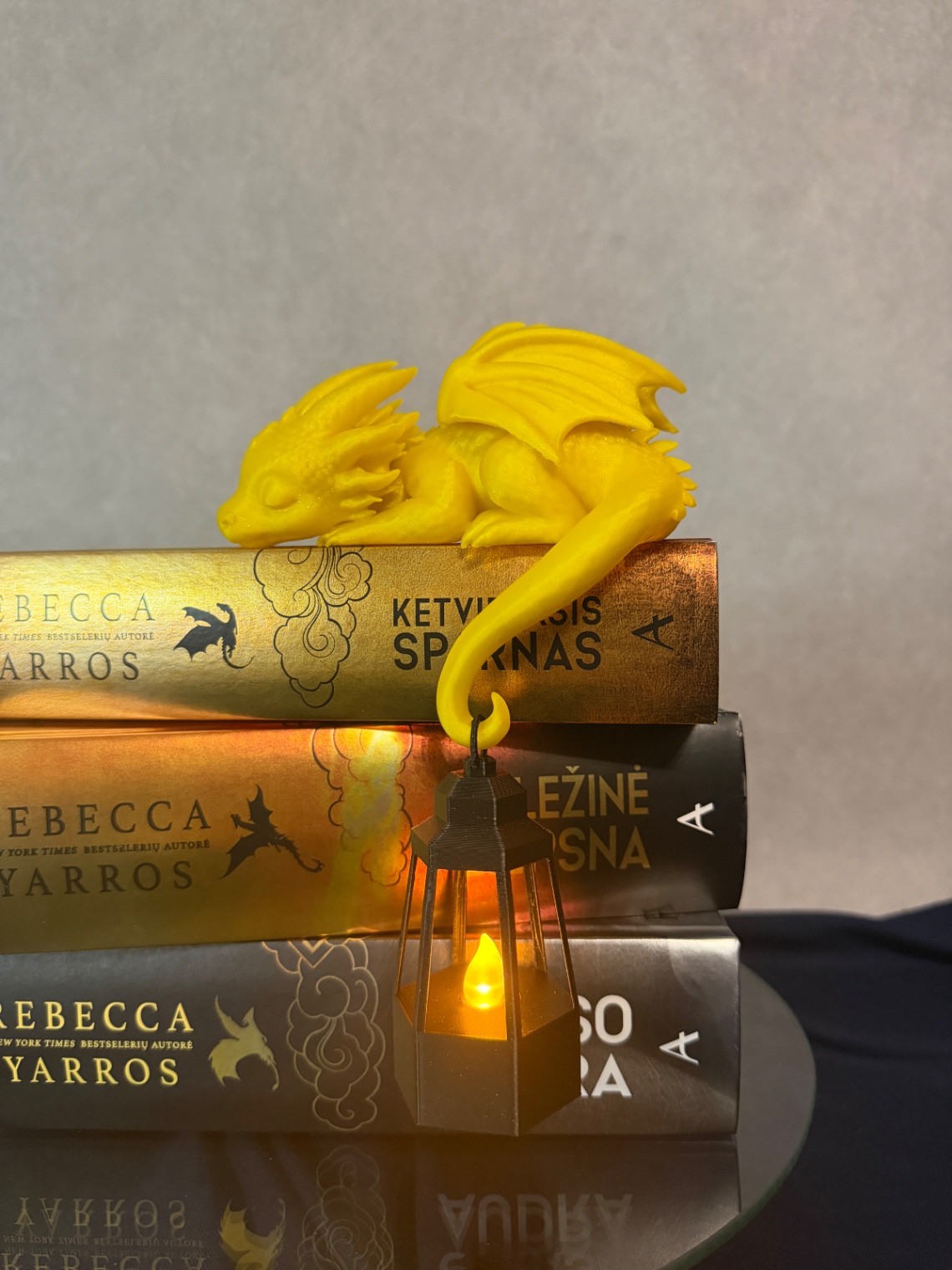 Šviečianti dekoracija „Dragon Tea Light Holder“