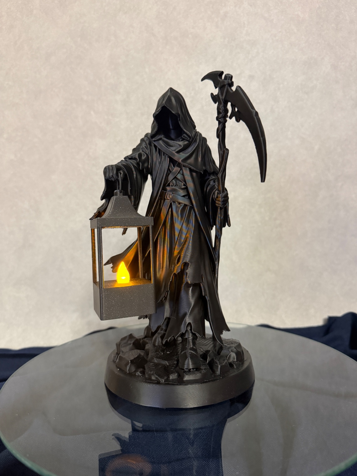 Padidinti nuotrauką Šviečianti dekoracija „Grim Reaper Tealight Holder“