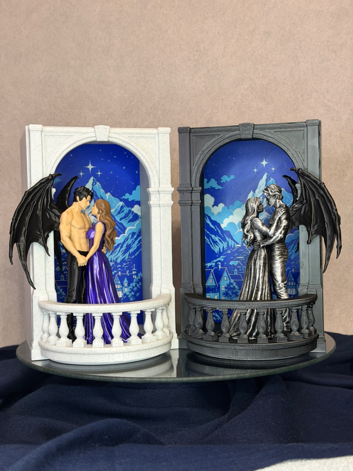 Padidinti nuotrauką Book Nook „ACOTAR Romantic Couple“