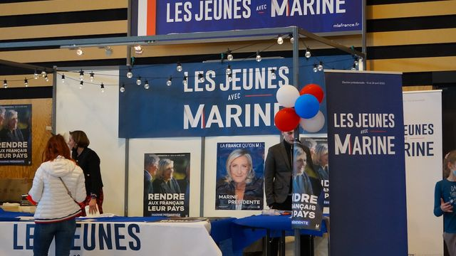 Les jeunes veulent-ils encore la démocratie&nbsp;?