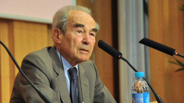 Robert Badinter, une vie d'engagement contre la peine de mort