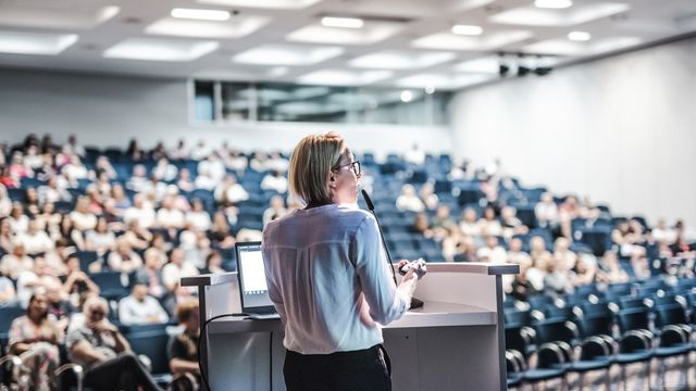 Le faux procès des études supérieures trop longues