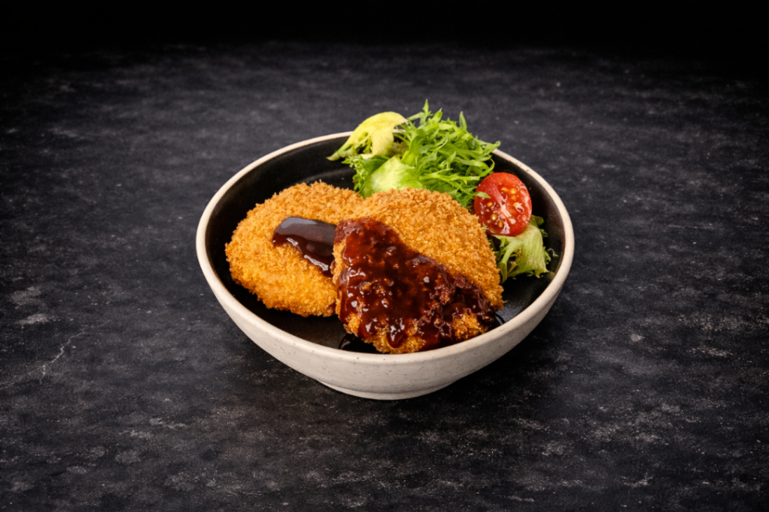 北海道男爵馬鈴薯可樂餅（Hokkaido Croquettes）｜Club One Taipei 炸物，NT$200・選用北海道男爵馬鈴薯，口感鬆綿細緻，外酥內軟、香氣十足。

過敏原: 蛋奶類

