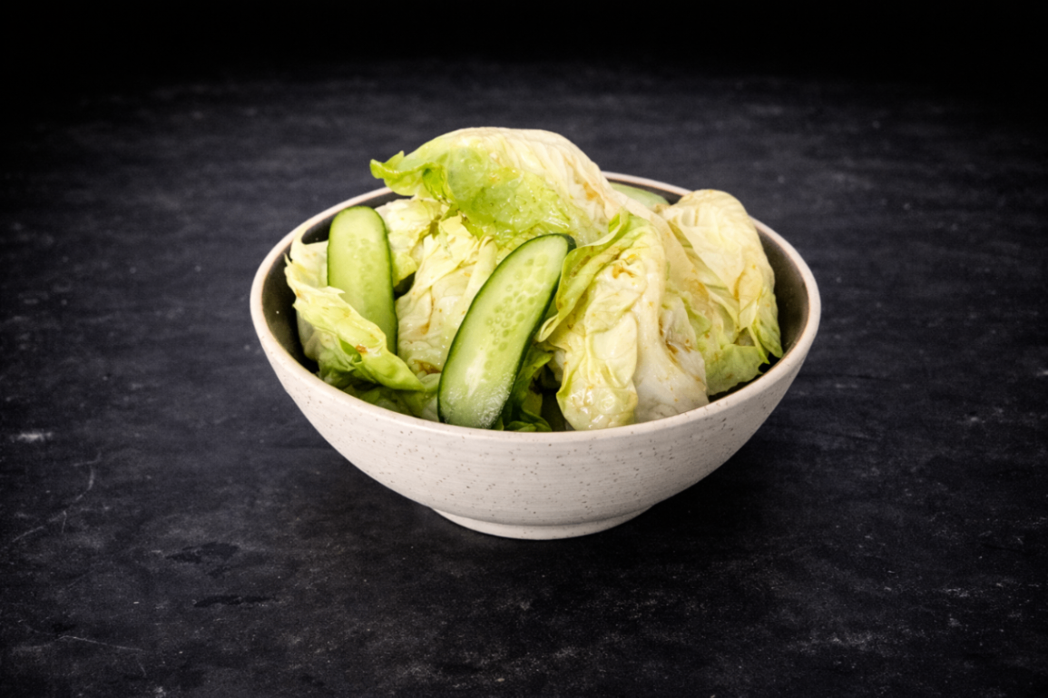 有名燒肉店風味翠綠沙拉（Jojoen Salad）｜Club One Taipei 沙拉，NT$150・靈感來自敘敘苑醬汁，酸甜濃郁，爽口開胃

過敏原: 大豆 , 芝麻 , 魚高湯