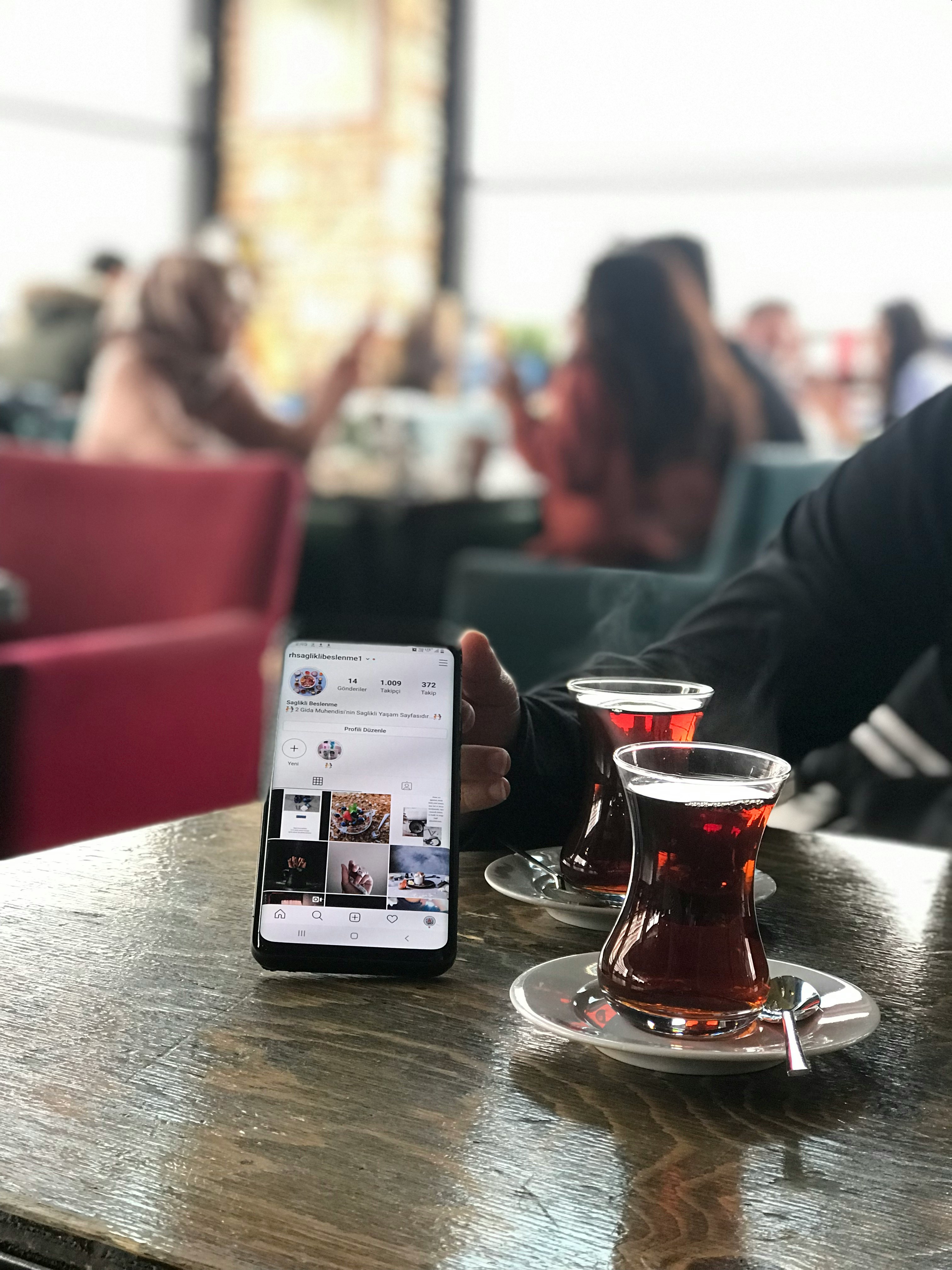 Brewing Success: How Social Media Fuels Café & Restaurant Marketing