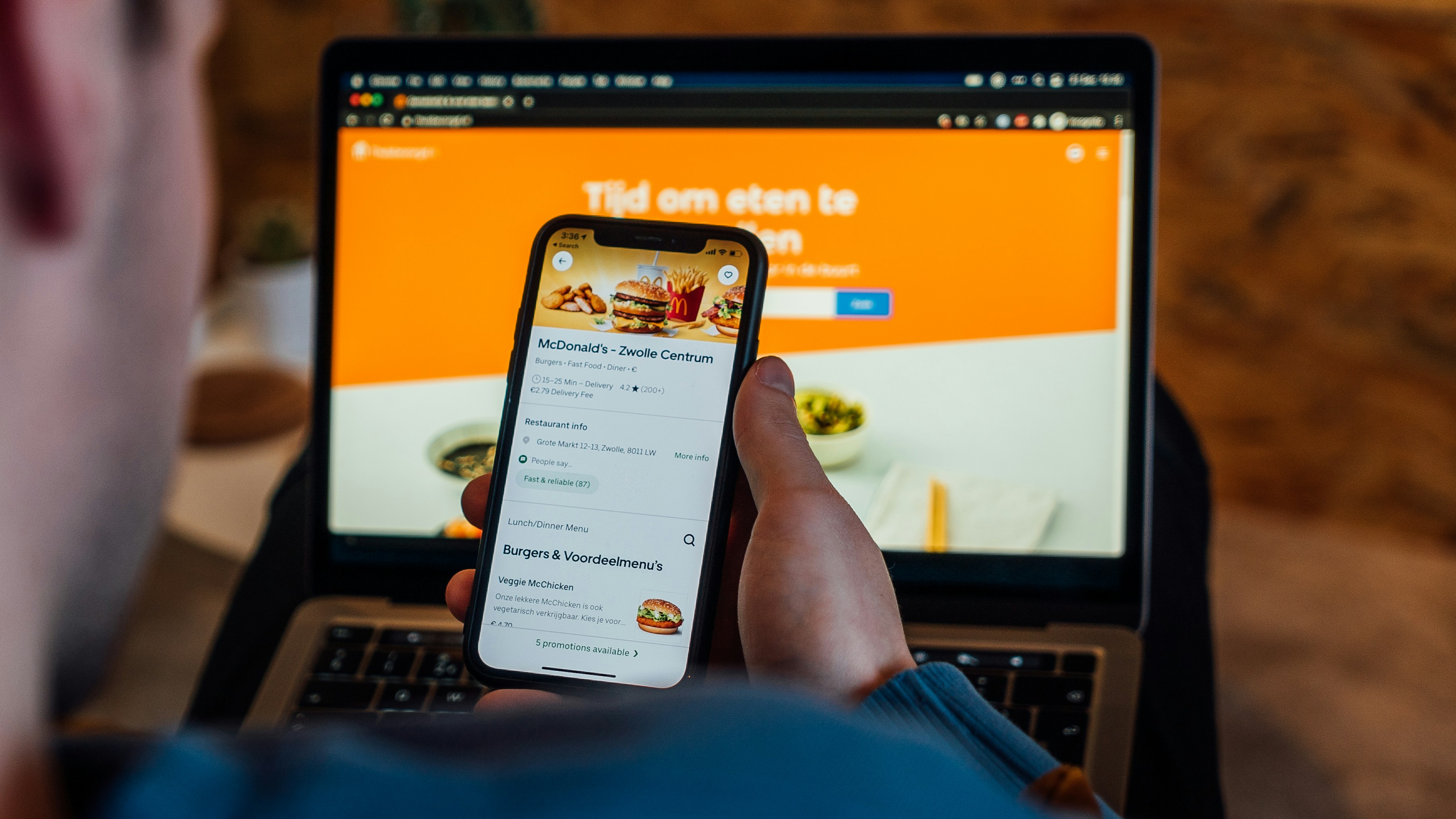 Mobile Marketing for Restaurants: How to Turn Smartphones into Sales