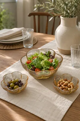 Rose-Shaped Bowl and Plates Set