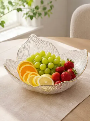 Rose-shaped glass plate
