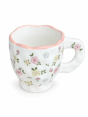 Decorated porcelain cup