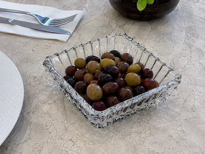 Glass serving plate set
