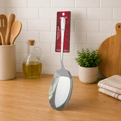 Wide serving spoon