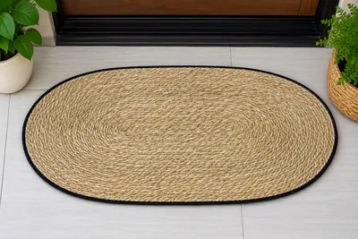 Oval straw rug
