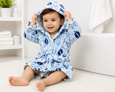 Kids bathrobe with sporty print