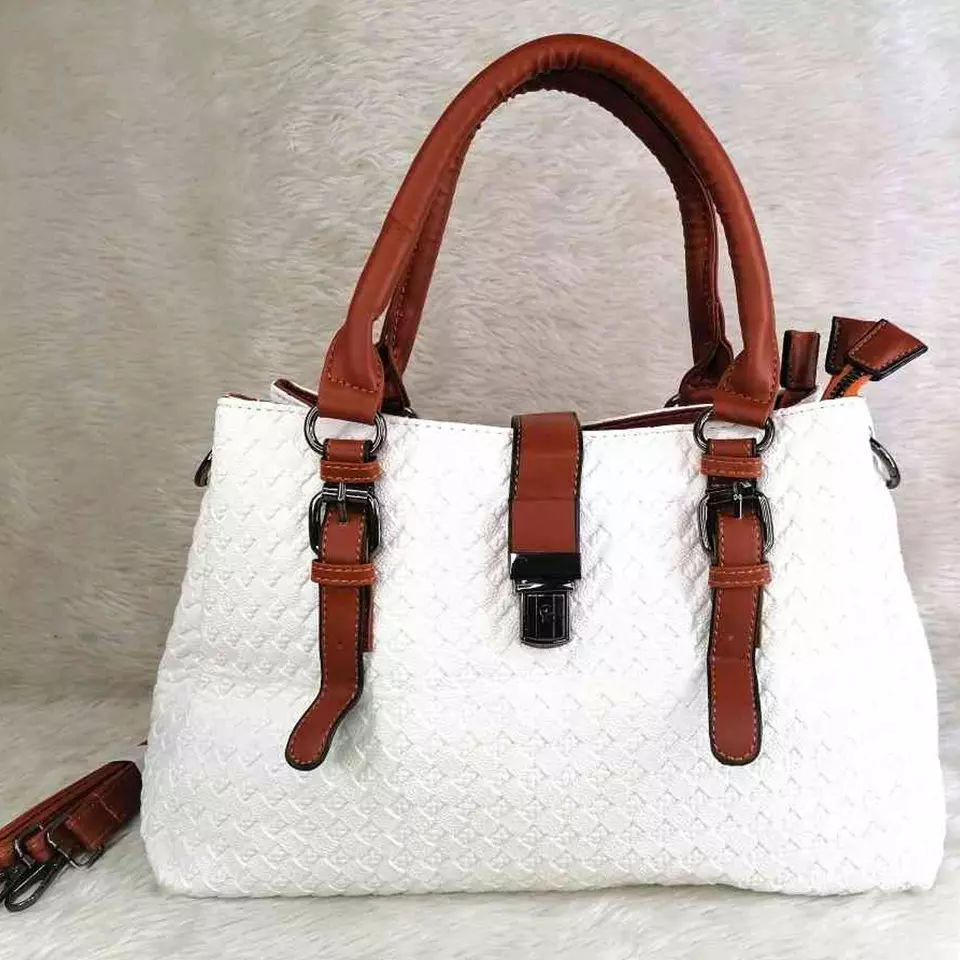 0 - bolsa para mujer modelo aldana color blanca