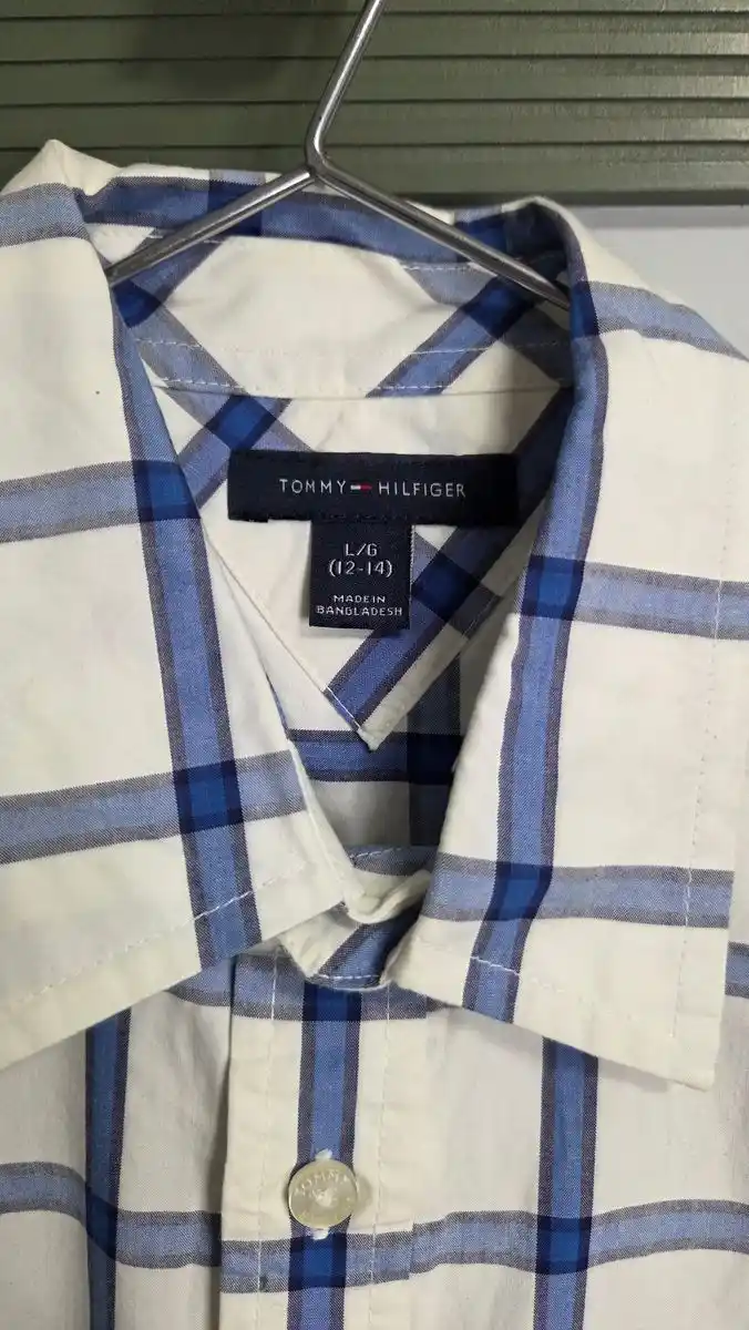 Camisa blanca con rayas - foto 2