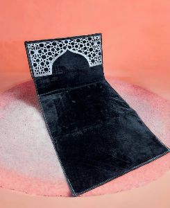 Back-Supported Prayer Rug